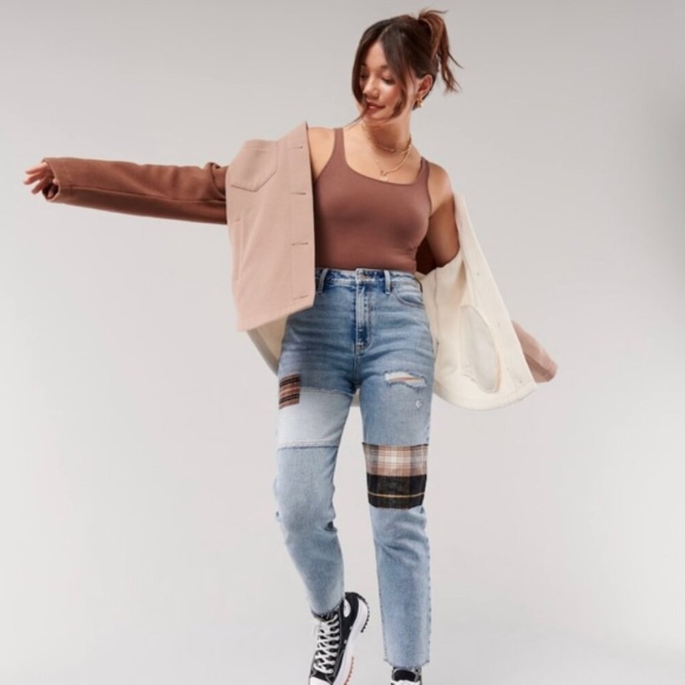 Hollister Junior's 0 Y2K Distressed Patchwork Ultra-Rise Mom Jean